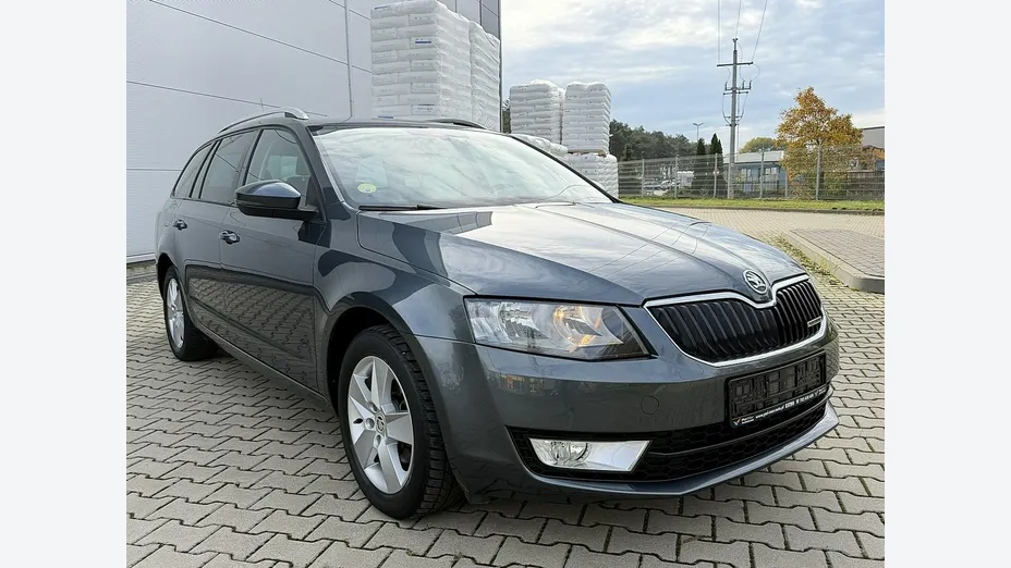SKODA Octavia -