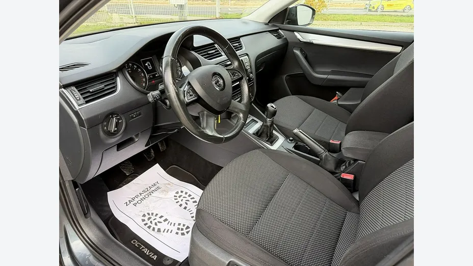 SKODA Octavia -