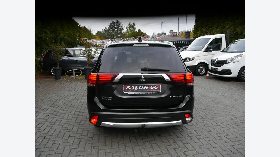 MITSUBISHI Outlander -