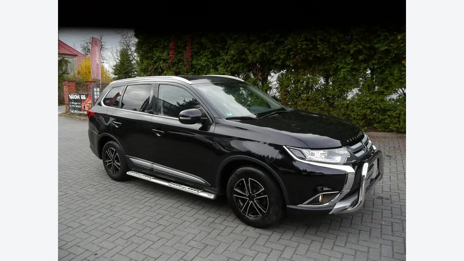 MITSUBISHI Outlander -
