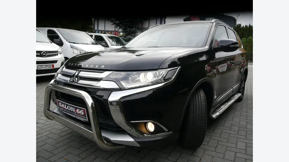 MITSUBISHI Outlander -