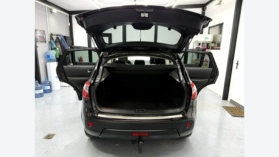 NISSAN Qashqai -