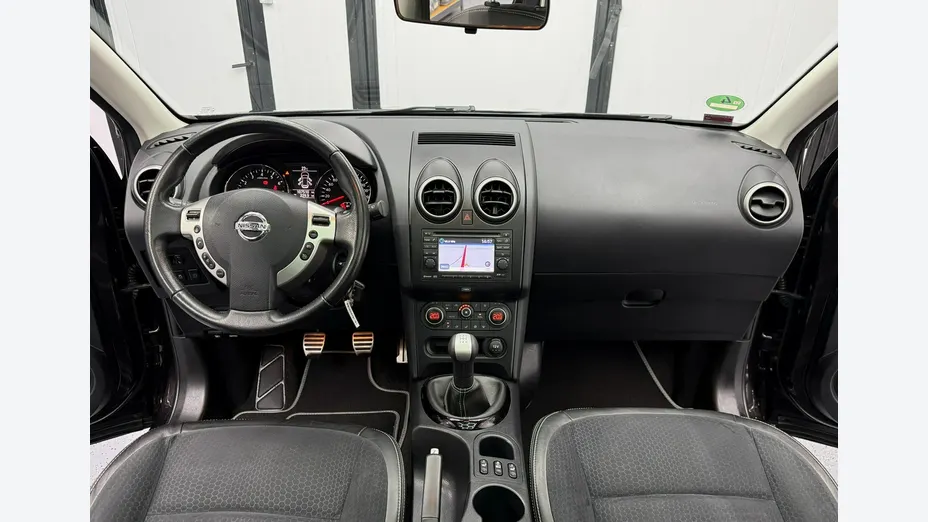 NISSAN Qashqai -