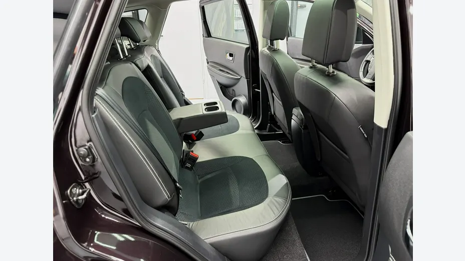 NISSAN Qashqai -