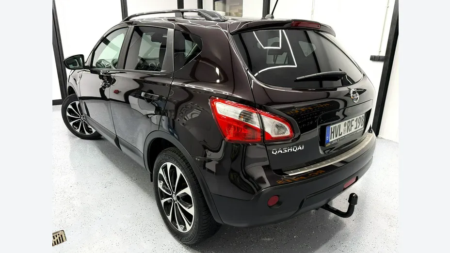 NISSAN Qashqai -