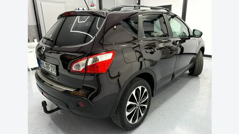 NISSAN Qashqai -