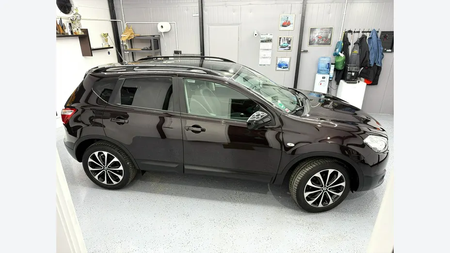 NISSAN Qashqai -