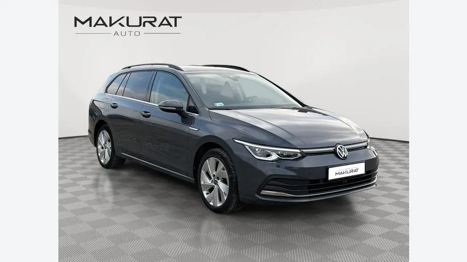 VOLKSWAGEN Golf -
