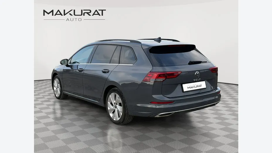 VOLKSWAGEN Golf -