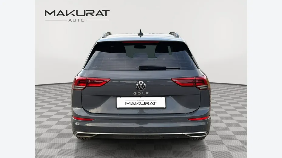VOLKSWAGEN Golf -