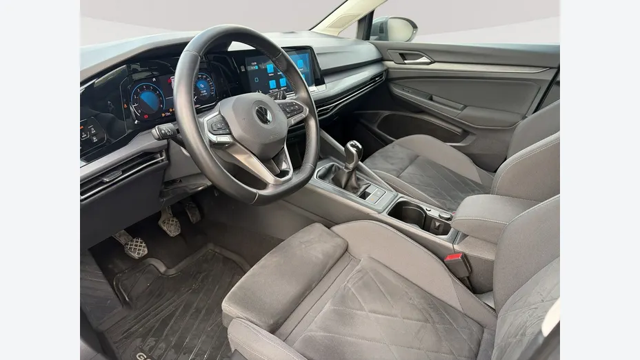 VOLKSWAGEN Golf -
