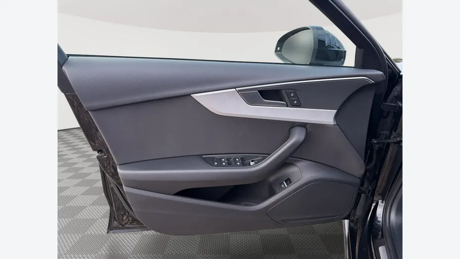 AUDI A4 -