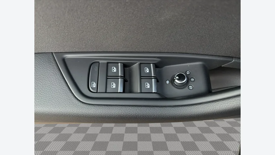 AUDI A4 -