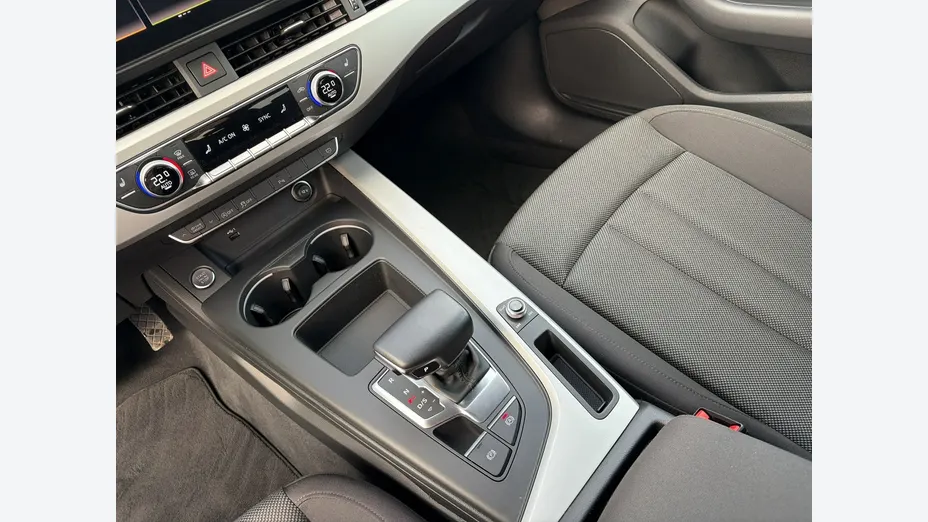 AUDI A4 -