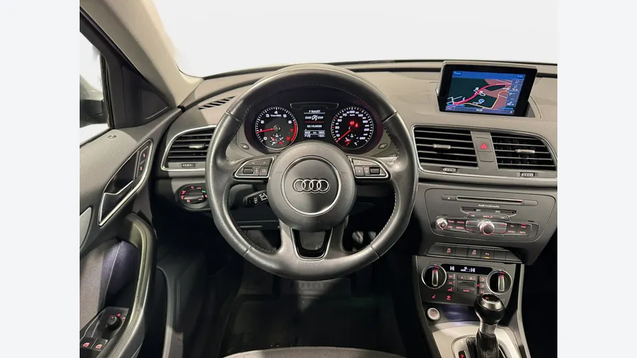 AUDI Q3 -
