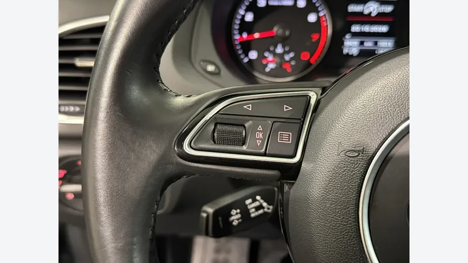 AUDI Q3 -
