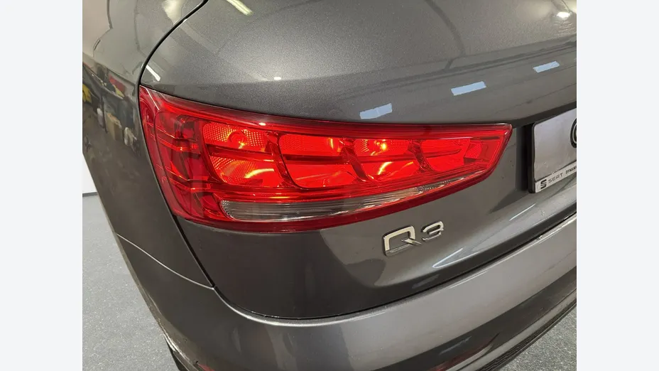 AUDI Q3 -