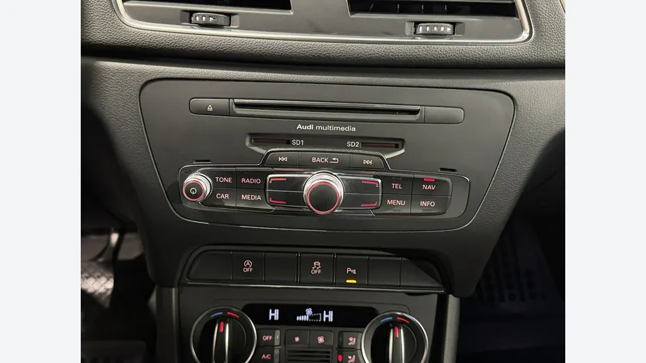 AUDI Q3 -