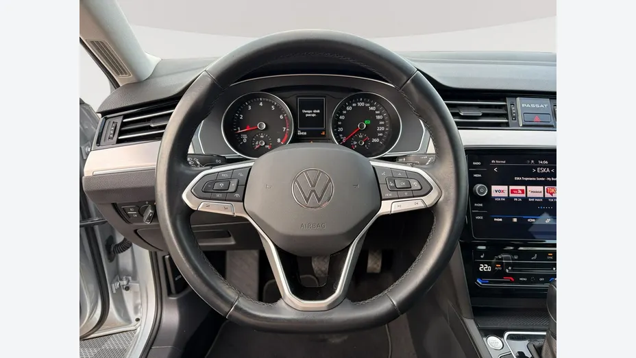 VOLKSWAGEN Passat -