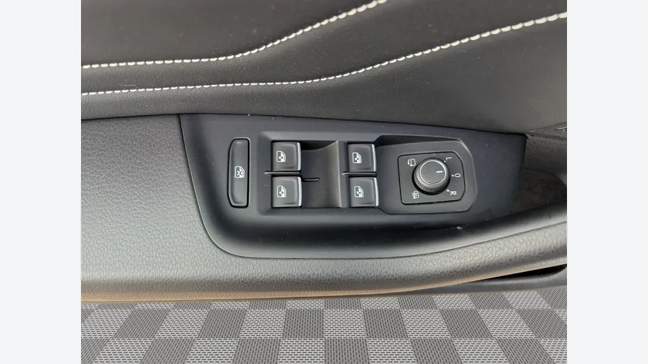 VOLKSWAGEN Passat -