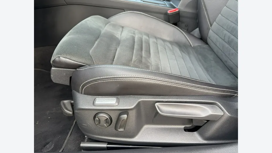 VOLKSWAGEN Passat -