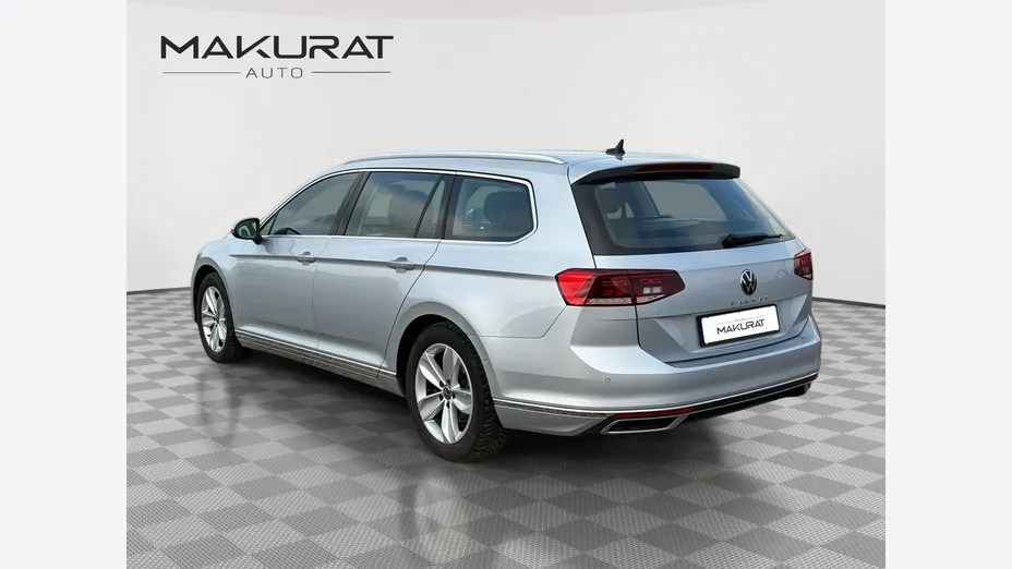 VOLKSWAGEN Passat -