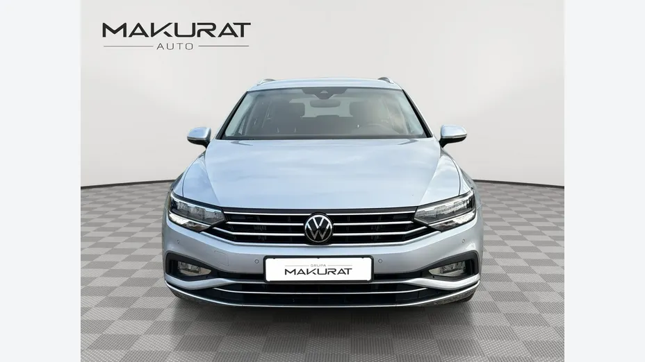 VOLKSWAGEN Passat -