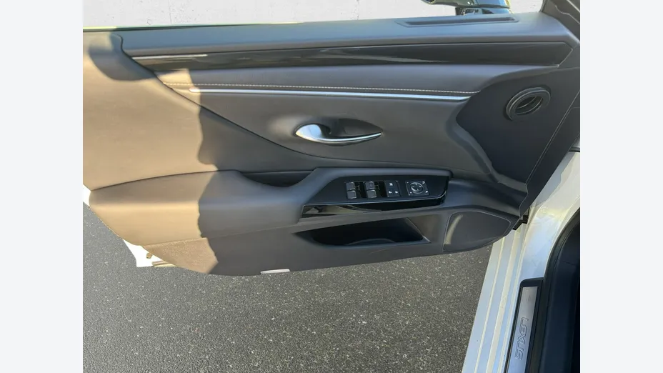 LEXUS ES -