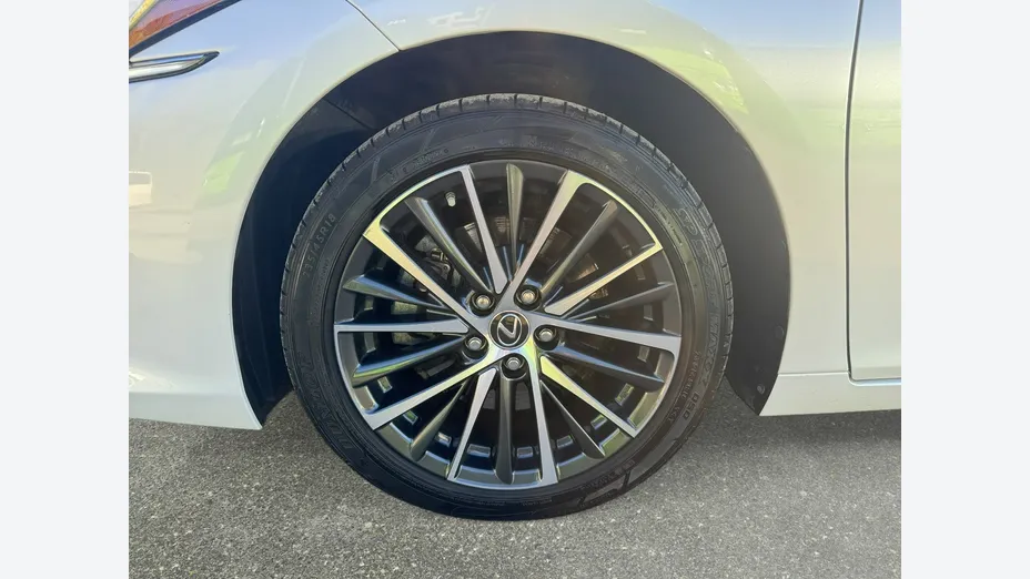 LEXUS ES -