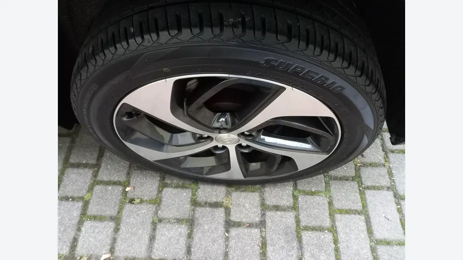 HYUNDAI Tucson -