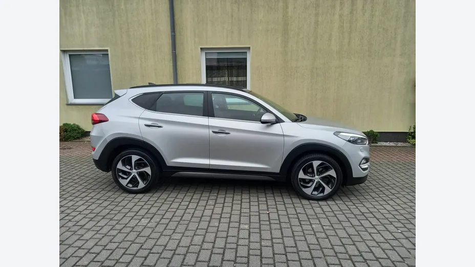 HYUNDAI Tucson -