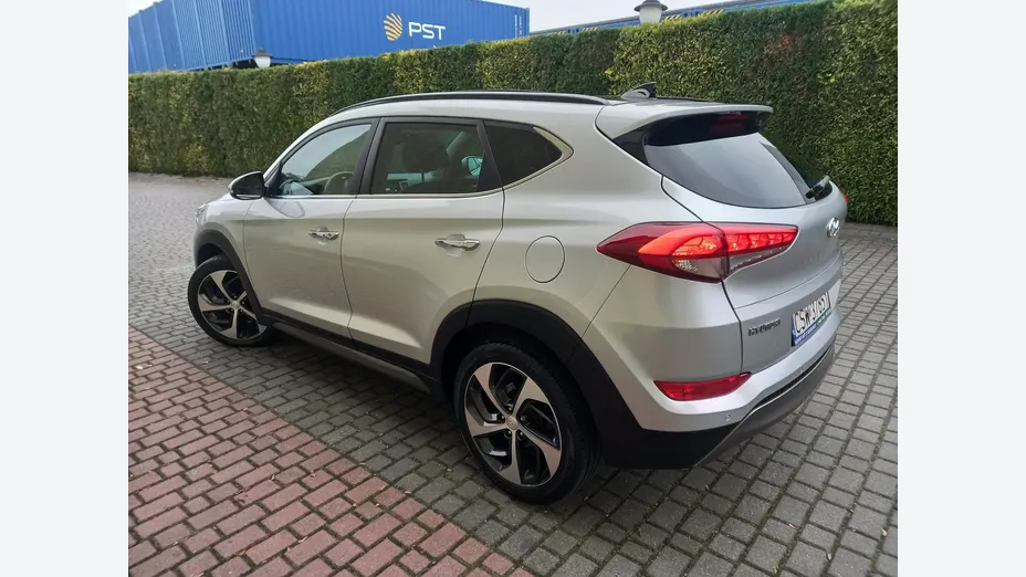 HYUNDAI Tucson -