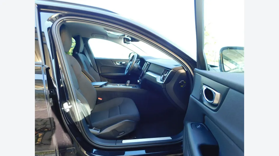 VOLVO V60 -