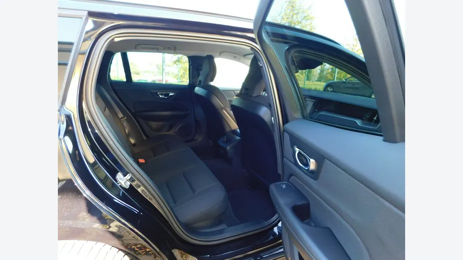 VOLVO V60 -