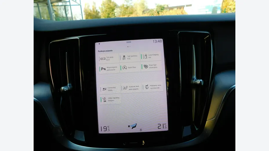 VOLVO V60 -