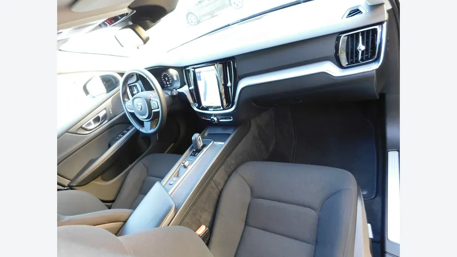 VOLVO V60 -