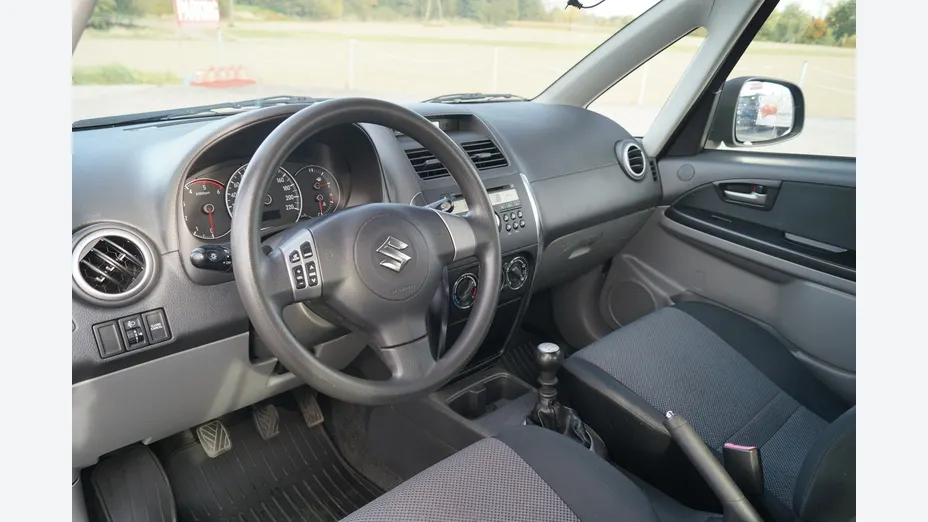 SUZUKI SX4 -