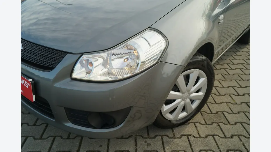 SUZUKI SX4 -