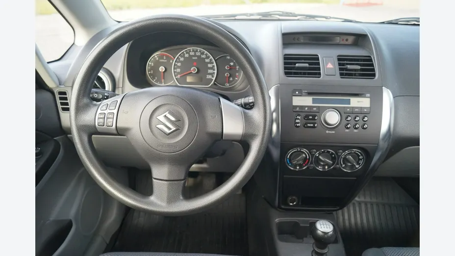 SUZUKI SX4 -