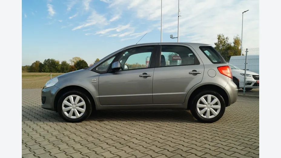 SUZUKI SX4 -