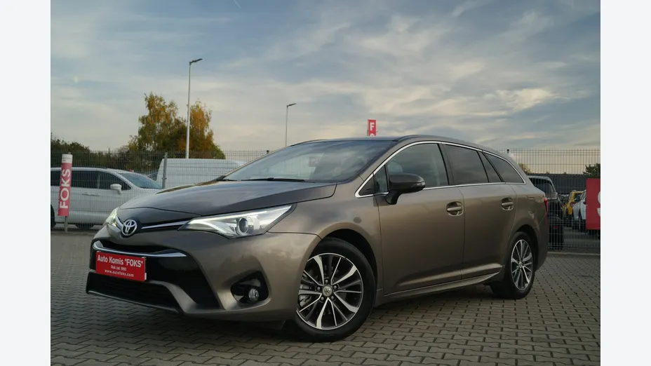 TOYOTA Avensis -