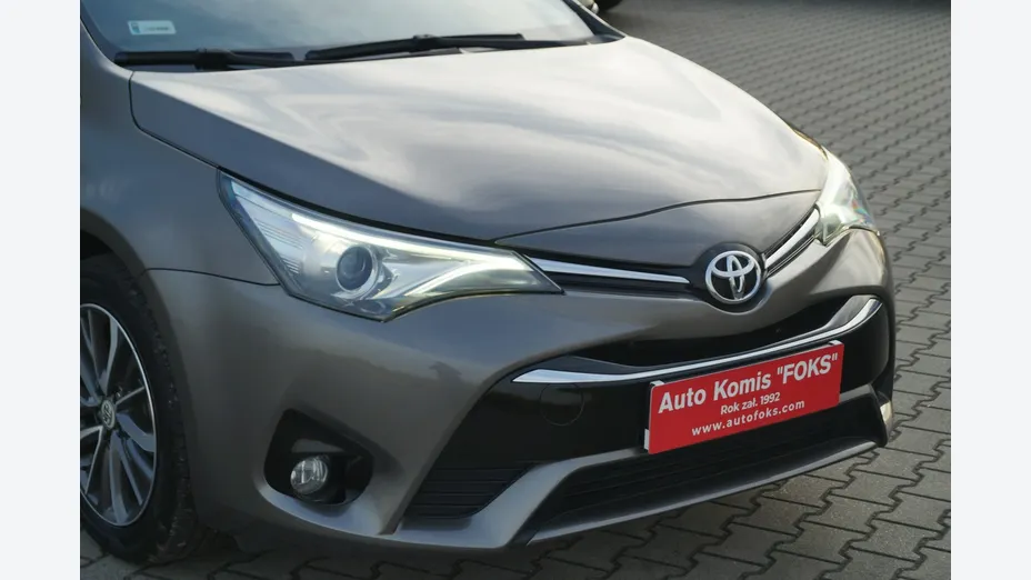TOYOTA Avensis -