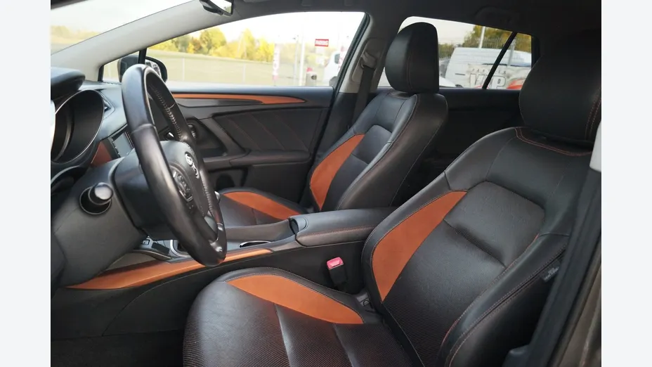 TOYOTA Avensis -