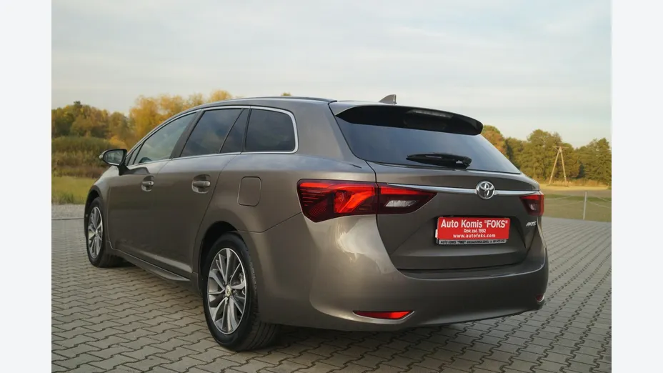 TOYOTA Avensis -