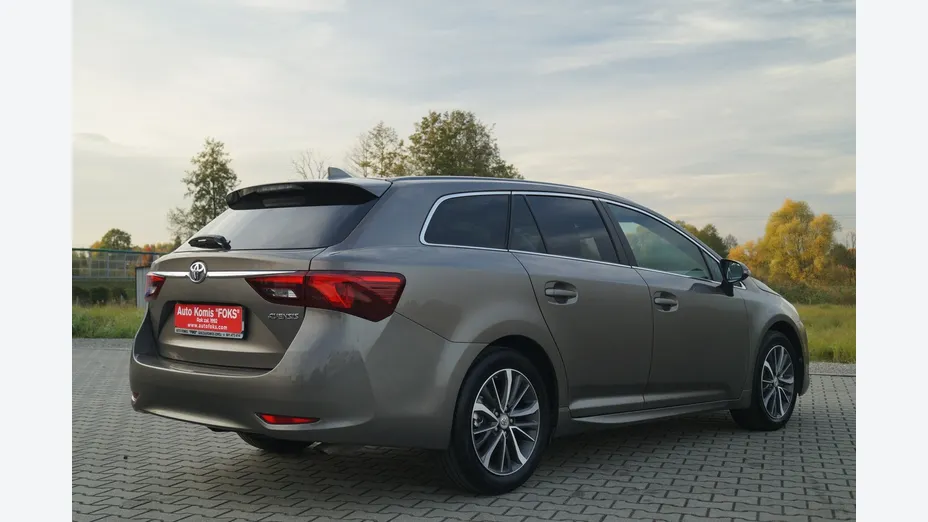 TOYOTA Avensis -