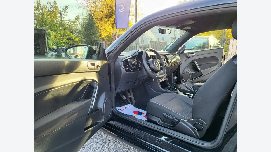 VOLKSWAGEN New Beetle -