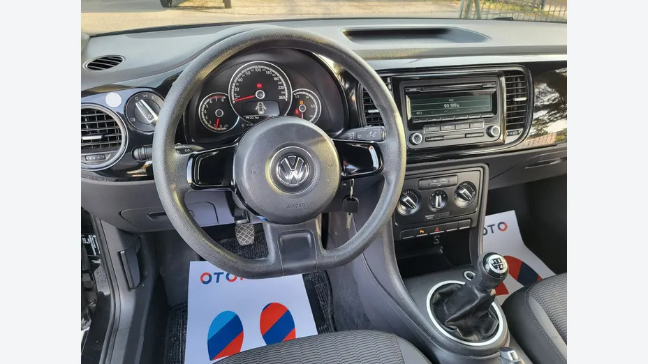 VOLKSWAGEN New Beetle -