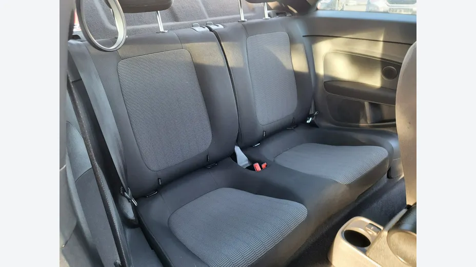 VOLKSWAGEN New Beetle -