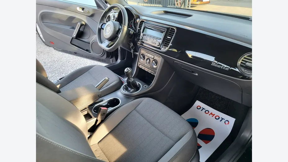 VOLKSWAGEN New Beetle -