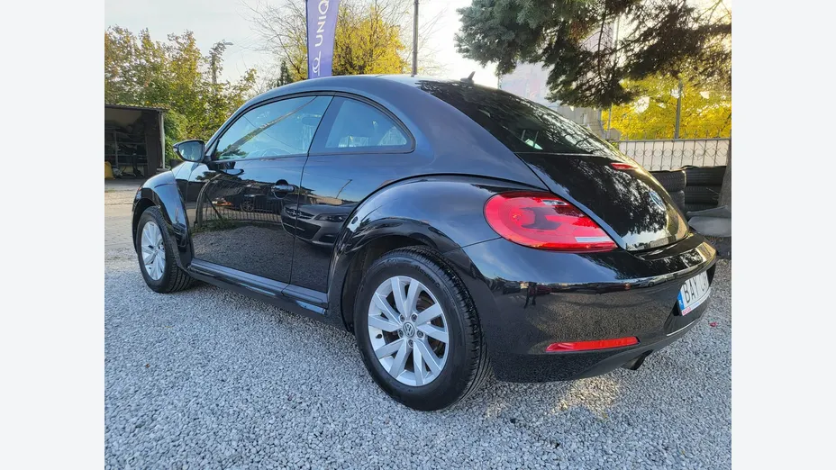 VOLKSWAGEN New Beetle -